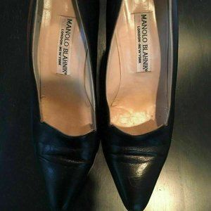 Manolo Blahnik Black Leather Classic Heels - Size 7